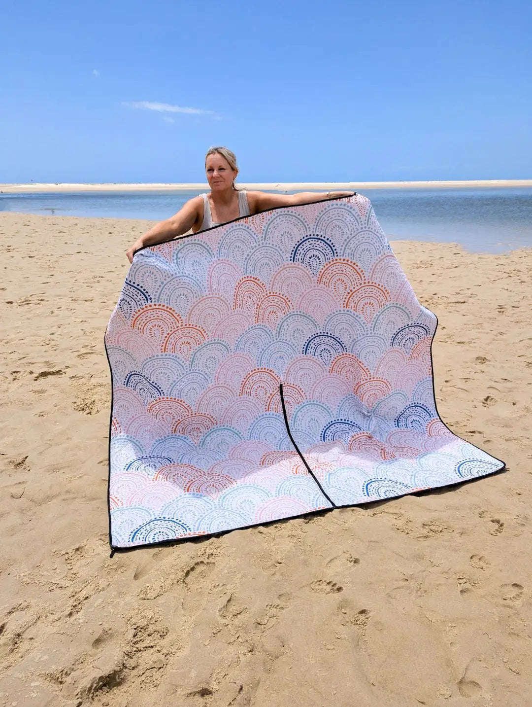 Scallop Drift Beach & Picnic Rug